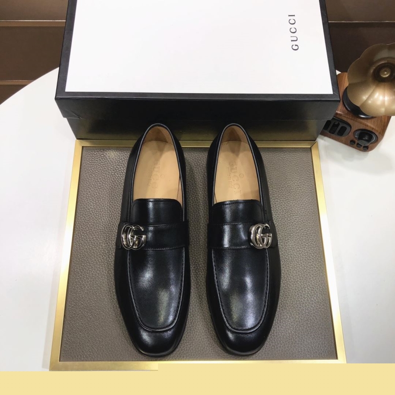 G*u*i leather shoes